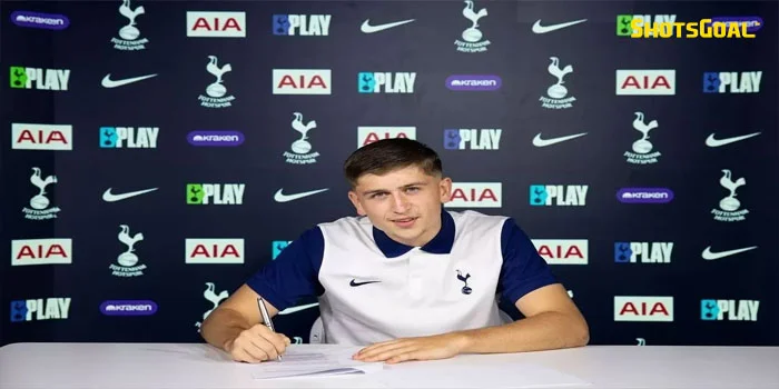 Tottenham-Hotspur-dan-Kontrak-Baru-Untuk-Mikey-Moore